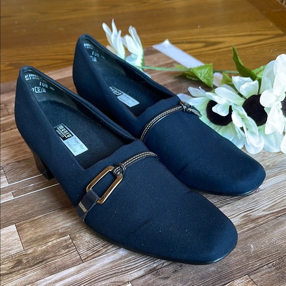 Munro Black Heels with Gold Buckle - Picture 1 of 7